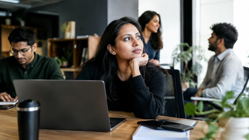 LinkedIn Study: 83% of India's Gen Z Professionals Hesitate to Network