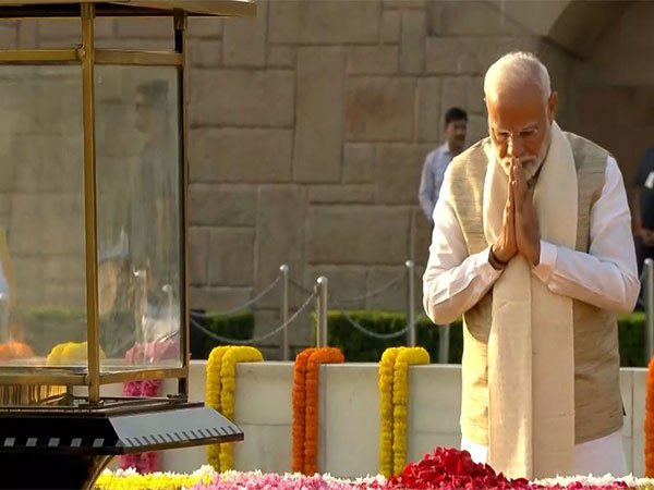 PM Modi Pays Tribute to Gandhi, Shastri; Paris Firm to Design Sabarmati Museums