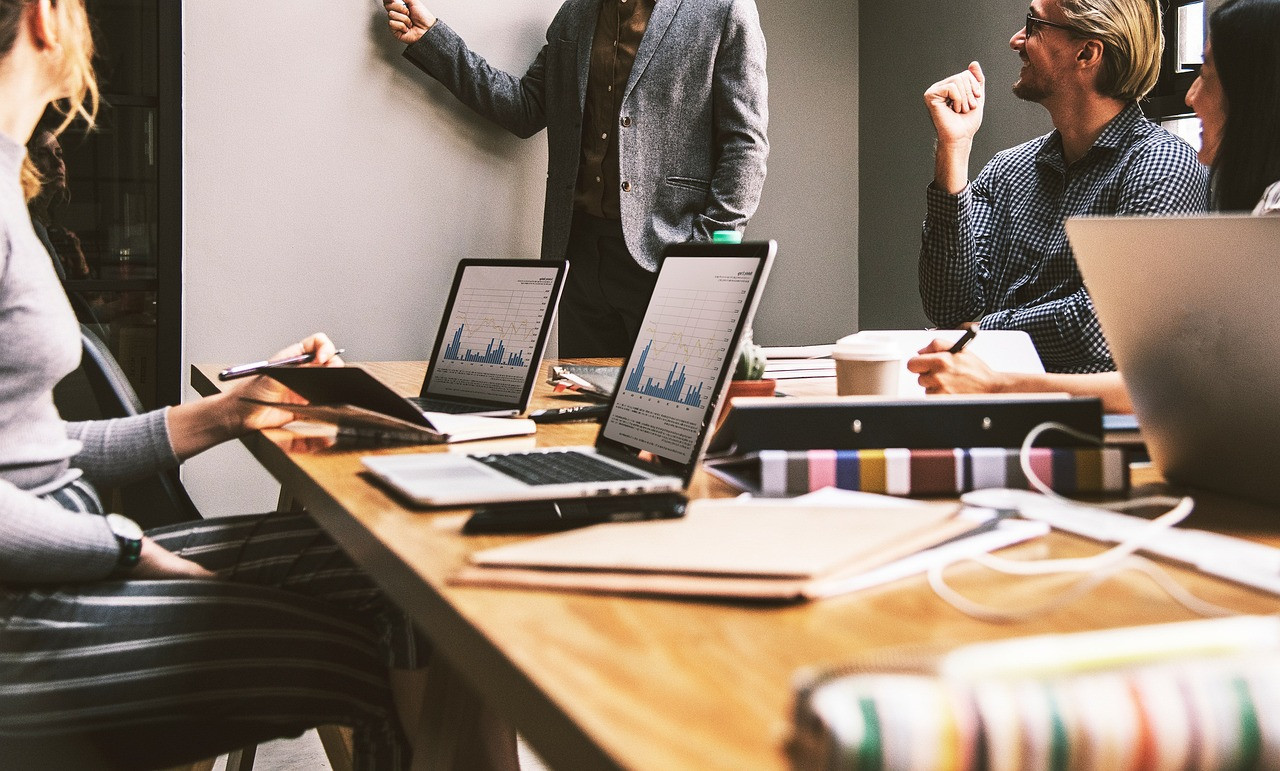 Representative image: startup team meeting