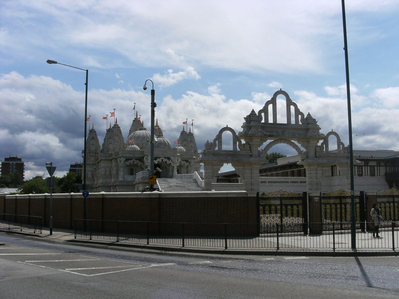 BAPS opens Sanskrit pathshala at London's Neasden temple
