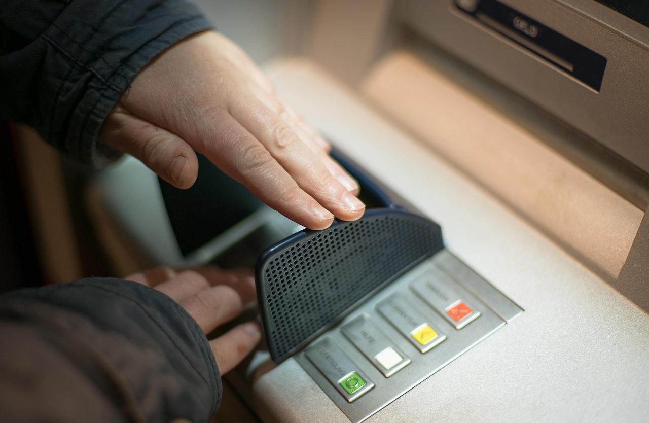 Representative image: cash withdrawal at atm