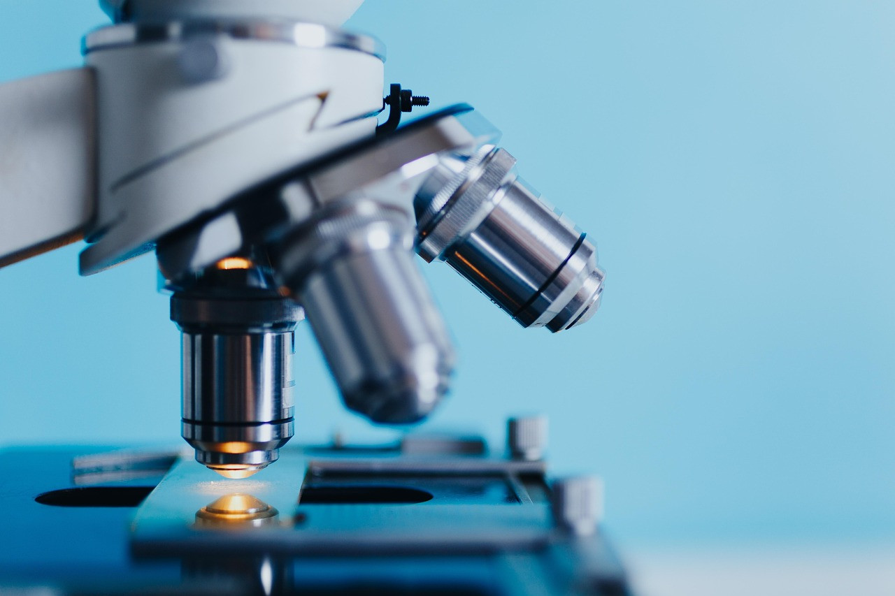 Representative image: science students laboratory microscope