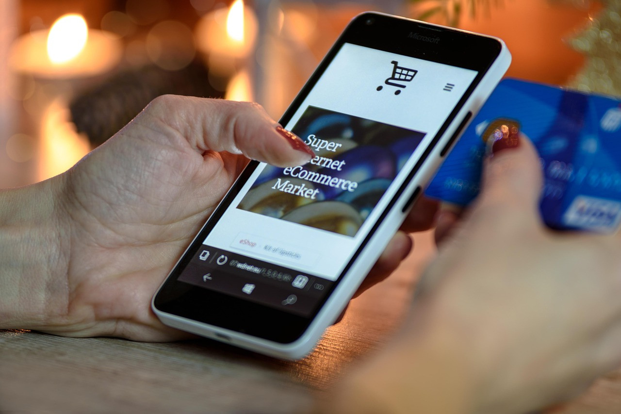 Representative image: credit card smartphone