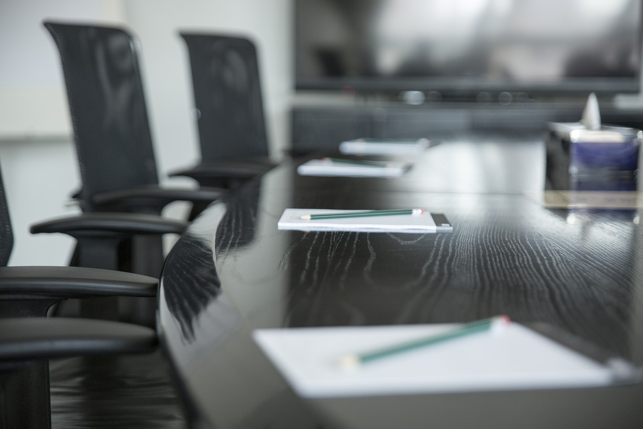 Representative image: business meeting investors table