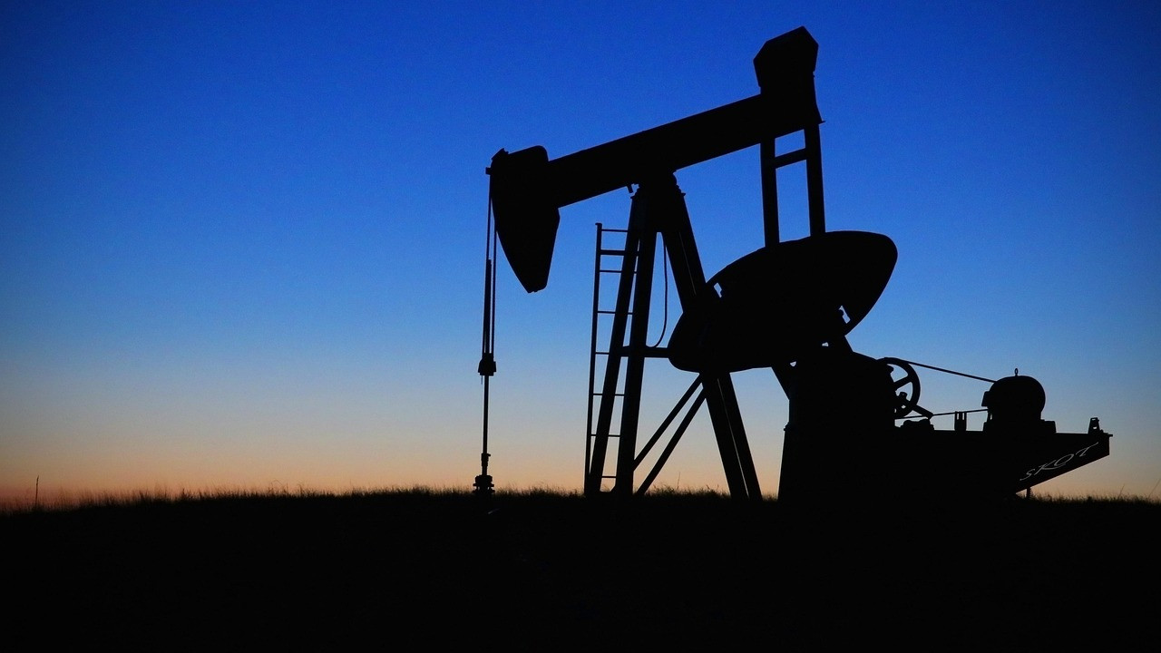 Representative image: oil pump jack sunset