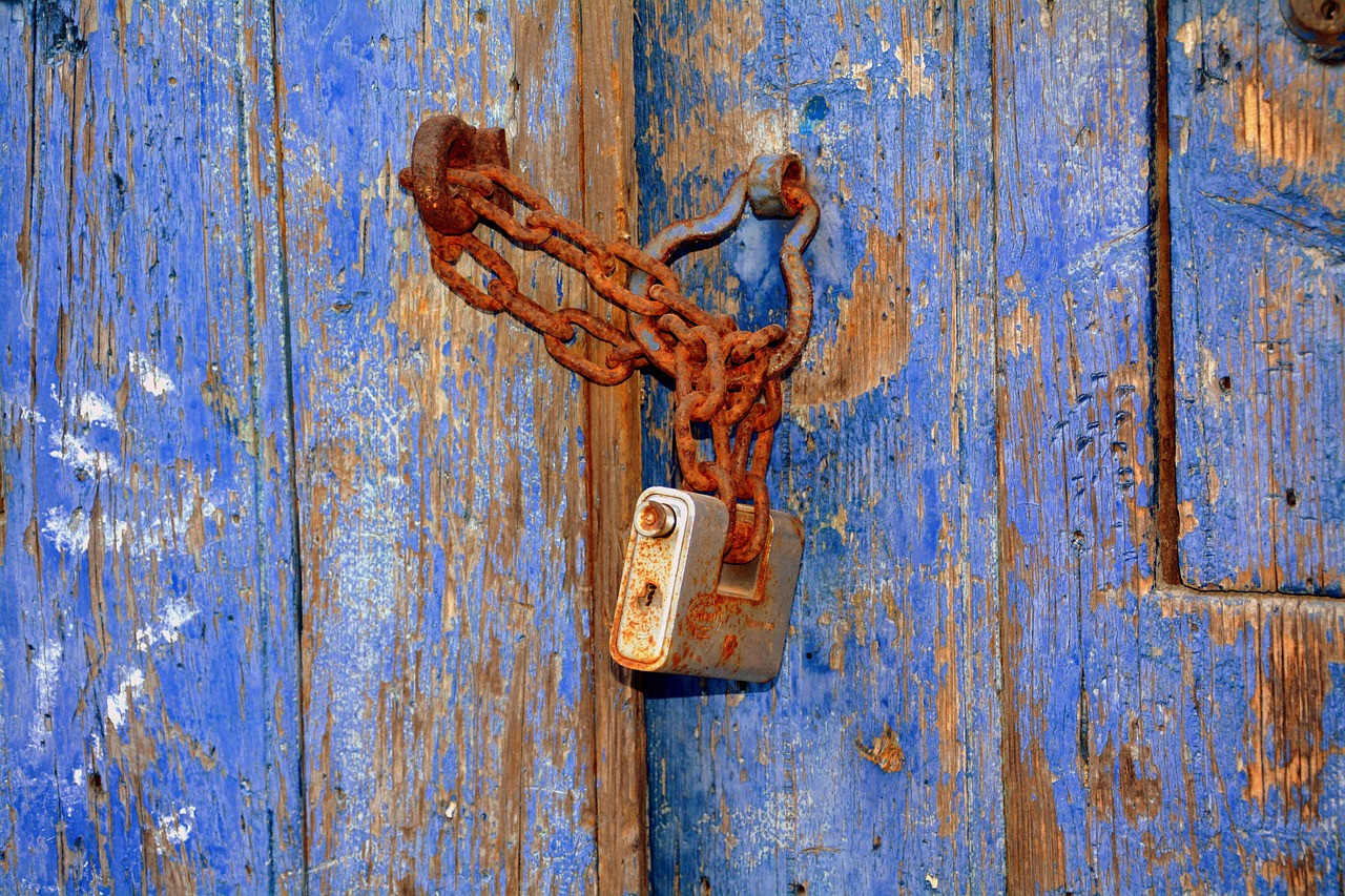 Representative image: padlock and chain