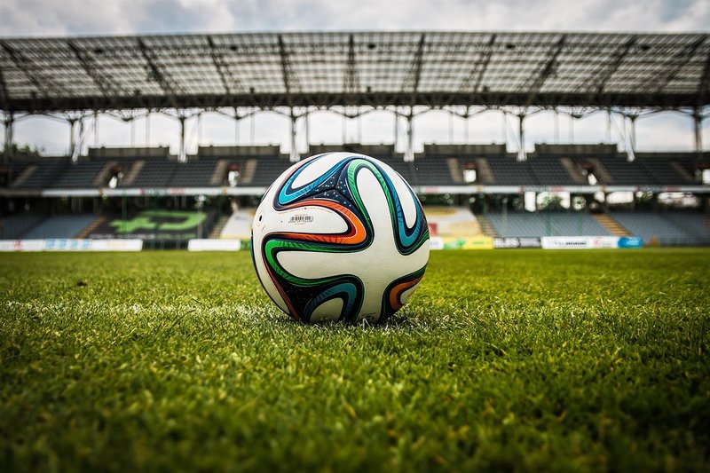 Eze on target as Arsenal beat Lille 3-0; Liverpool win nine-goal thriller at LASK