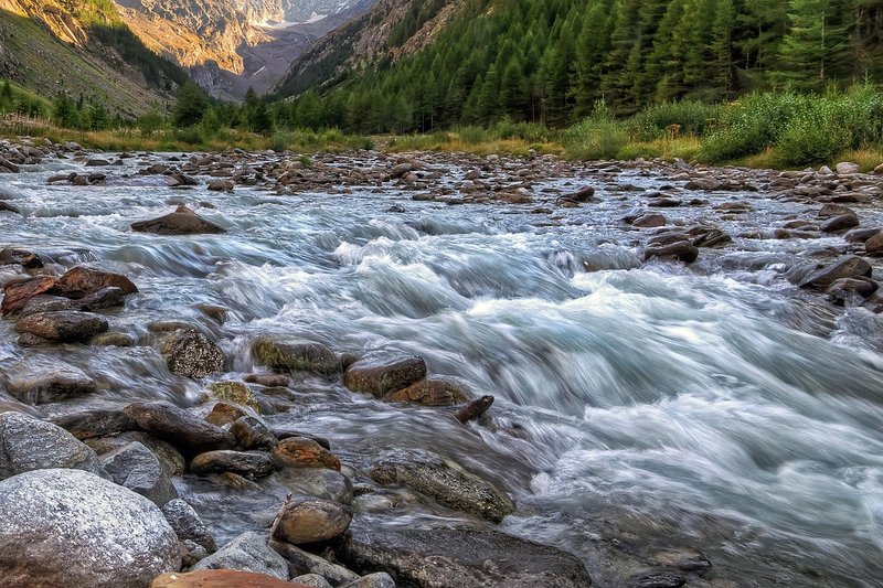 Himalayan building boom: 2.9 lakh people in flood-prone homes, study finds