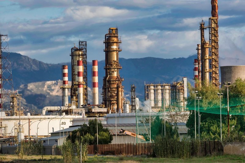 IndianOil swings to Rs 21,630 crore Q2 profit on refining margins