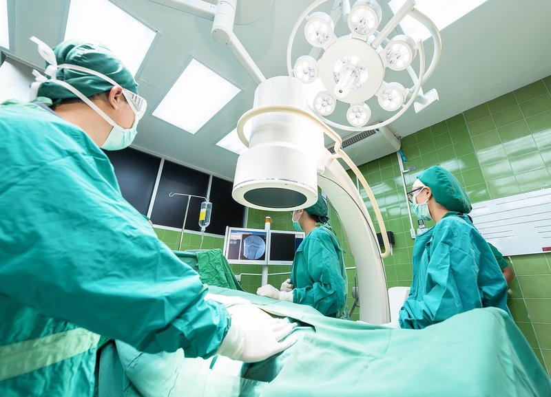 Intuitive Surgical beats Q3 estimates but shares fall on pricing