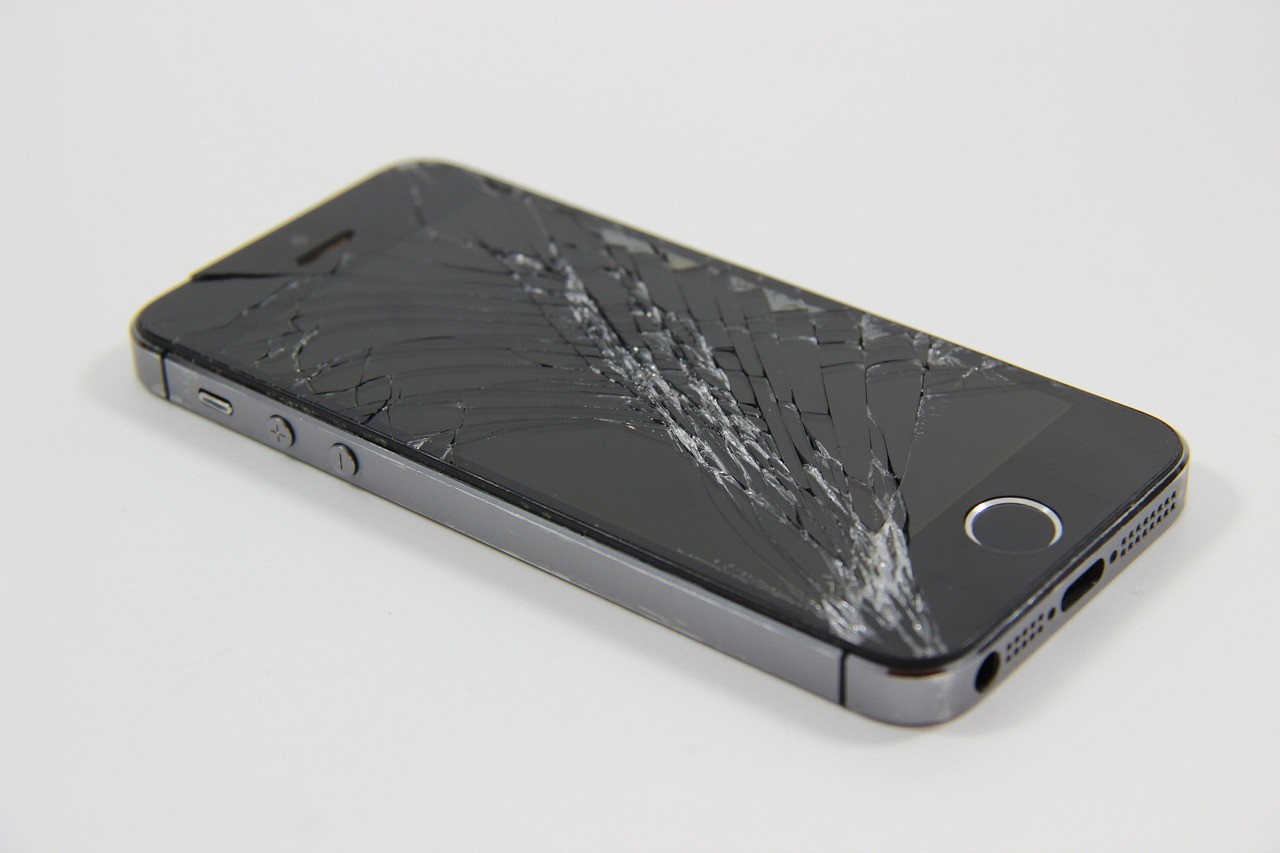 Representative image: cracked smartphone screen