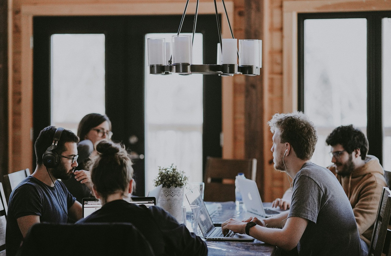 Representative image: startup team meeting