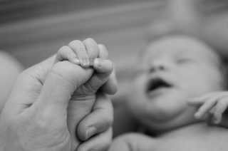 Mothers get nearly eight times fathers' paid leave, UN Women brief finds