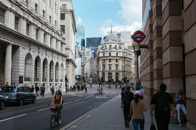NatWest removes 1,000 roles in Q3 as staff AI use rises 66%