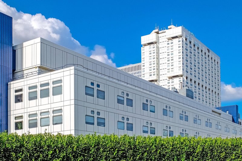 Paras Healthcare lists at 4% premium, eyes 3,011 beds beyond the metros