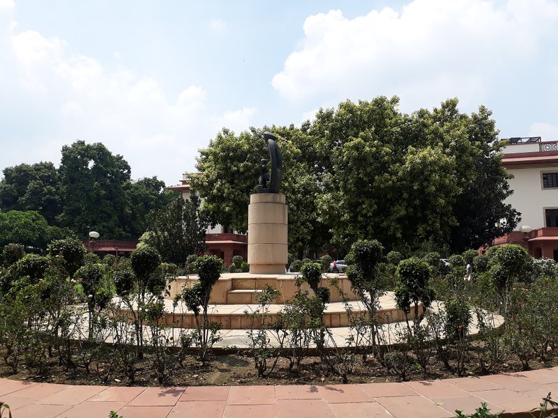 Pay AYUSH doctor's retirement dues first, Supreme Court tells Rajasthan