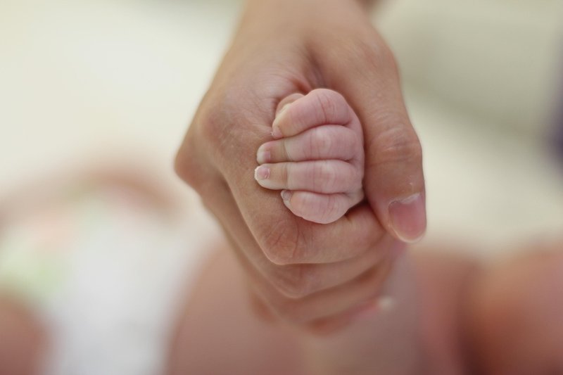 Postpartum psychosis: mothers sought help about seven times before diagnosis, study finds