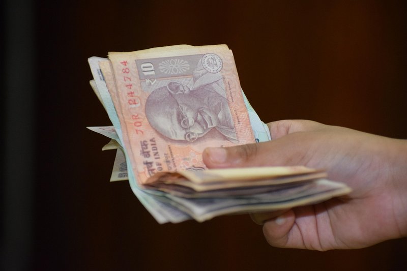 Public sector bank stake sale: Centre plans 75% cap in four banks