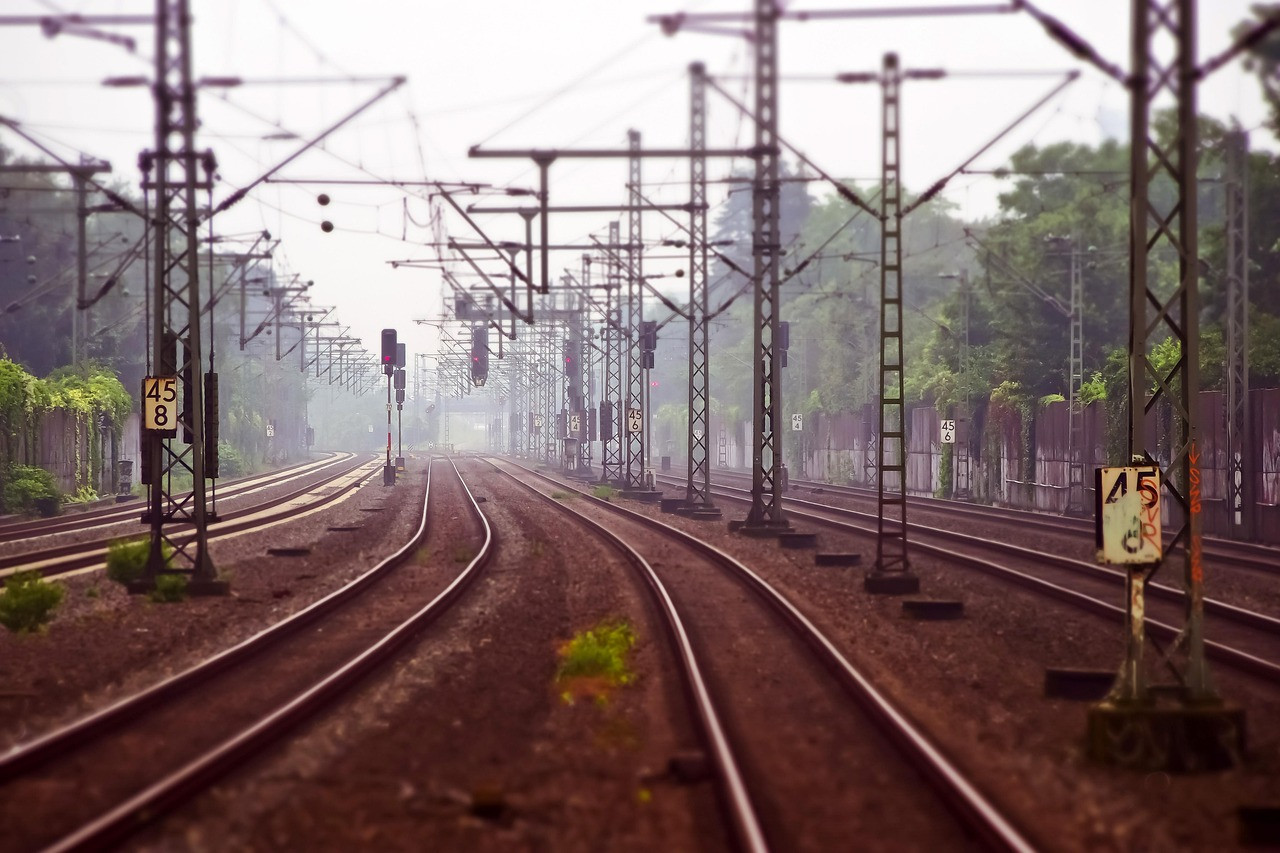 Representative image: railway signal tracks