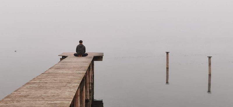 Short self-compassion meditation lifts young adults' body image, La Trobe trial finds