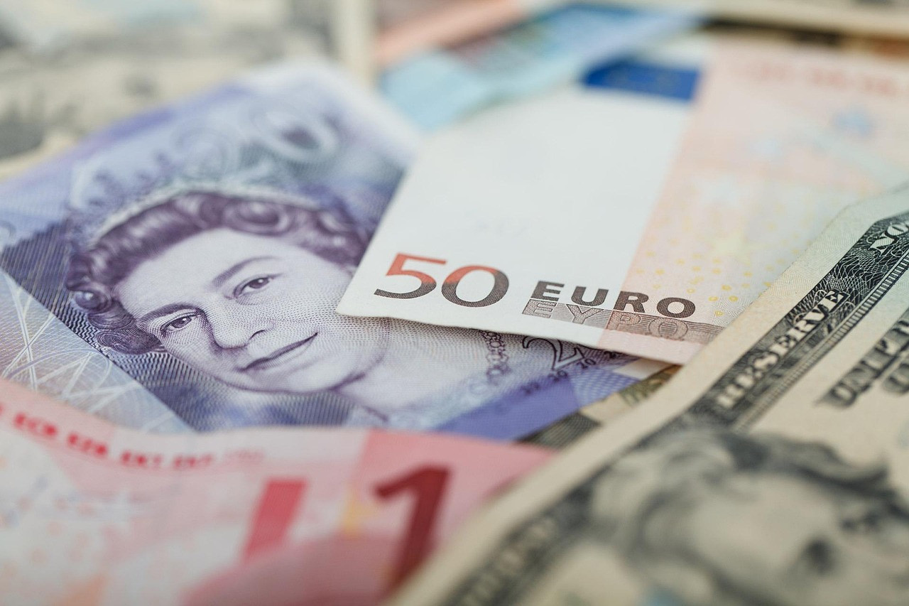 Representative image: foreign currency notes exchange