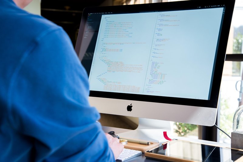 Software developer job postings rise again, but senior and AI roles take most gains