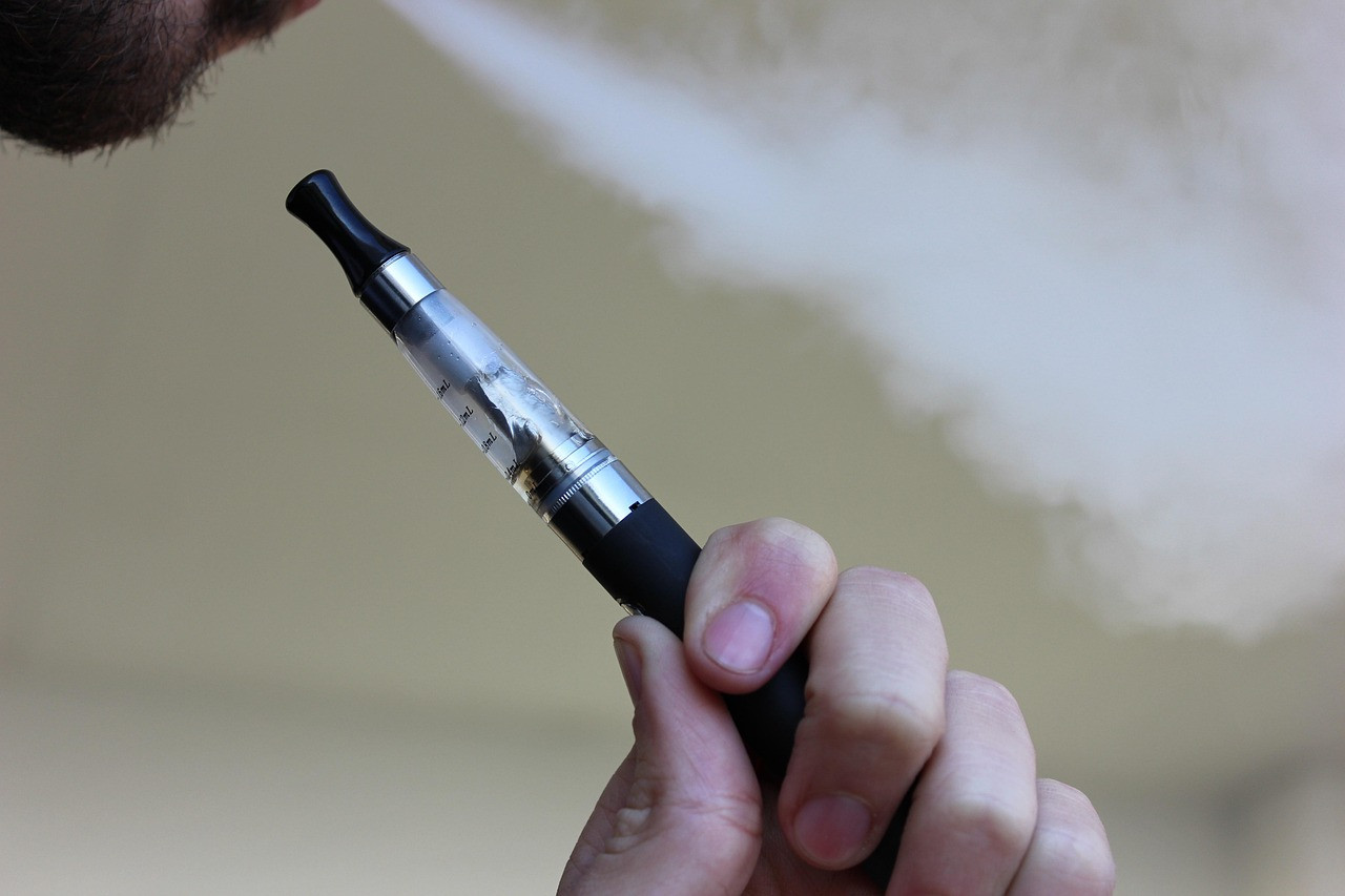 Representative image: electronic cigarette vape device