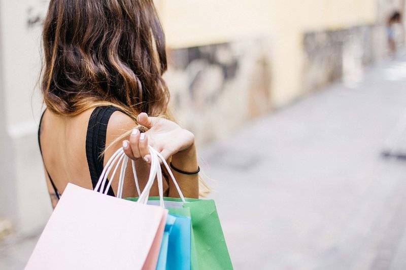 US consumer confidence rises to 91.7, first gain in four months