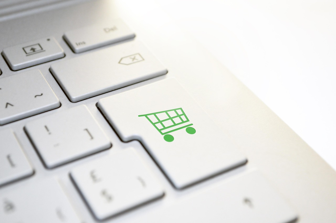 Representative image: online shopping cart on laptop