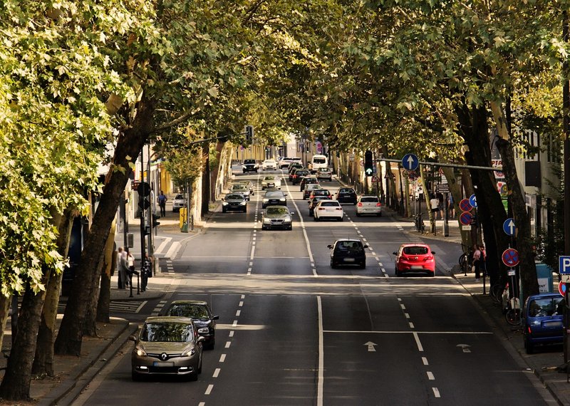 Representative image: city street traffic