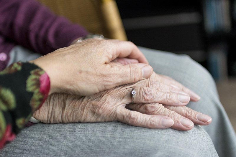 Women caregivers with heart conditions report heavier burden, US study finds