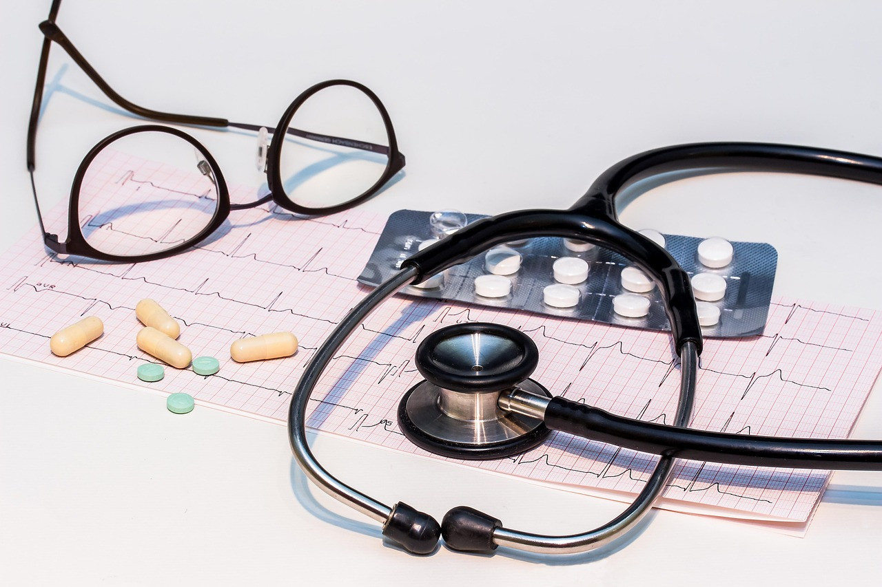 Representative image: stethoscope and heart model